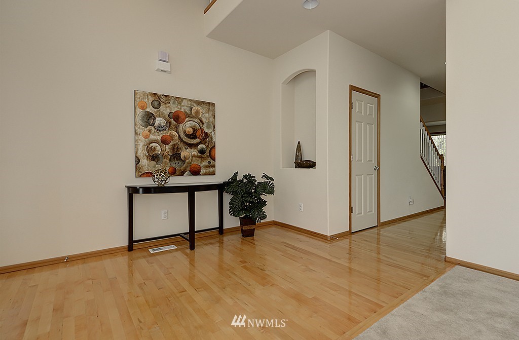 3506 Wells Avenue South Renton, WA 98055 - Photo 3 of 24