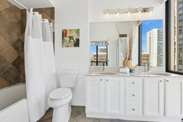 $560,000 | 435 West Erie Street, Unit 1408, Chicago, IL 60654