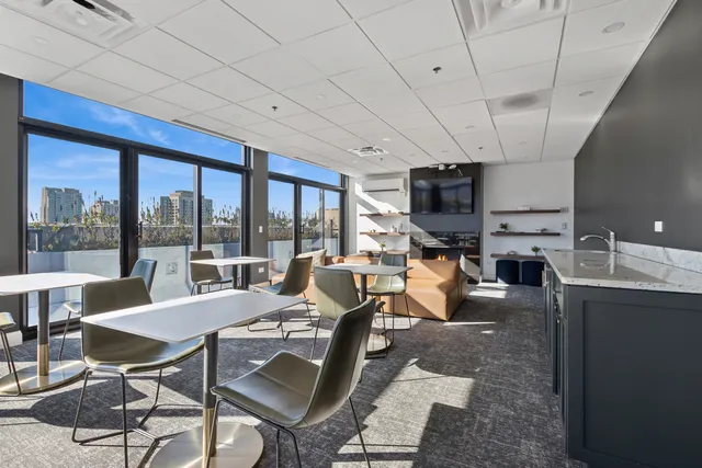 $560,000 | 435 West Erie Street, Unit 1408, Chicago, IL 60654