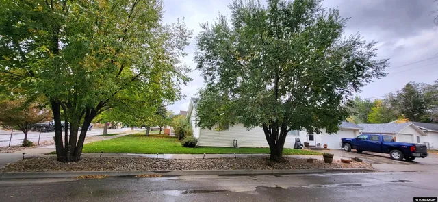 $200,000 | 801 Madison Avenue, Sinclair, WY 82334