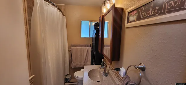 $200,000 | 801 Madison Avenue, Sinclair, WY 82334