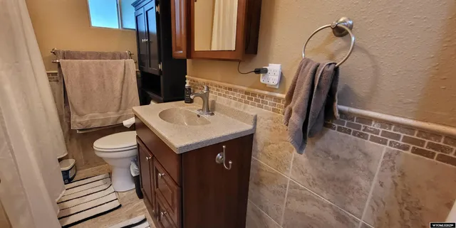 $200,000 | 801 Madison Avenue, Sinclair, WY 82334