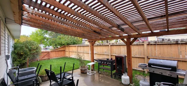 $200,000 | 801 Madison Avenue, Sinclair, WY 82334