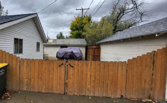 $200,000 | 801 Madison Avenue, Sinclair, WY 82334