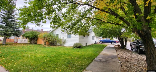 $200,000 | 801 Madison Avenue, Sinclair, WY 82334