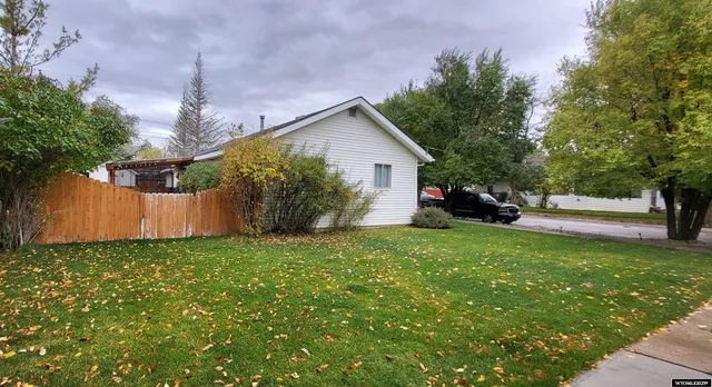 $200,000 | 801 Madison Avenue, Sinclair, WY 82334