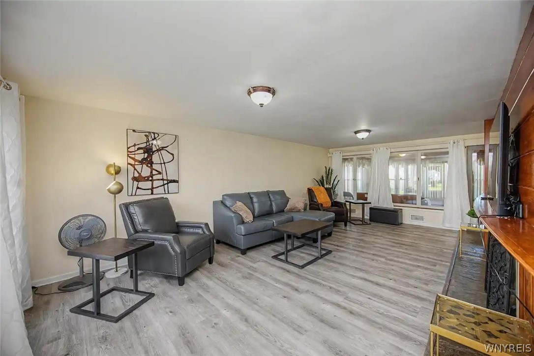 9326 Rivershore Drive Niagara Falls, NY 14304 - Photo 14 of 33