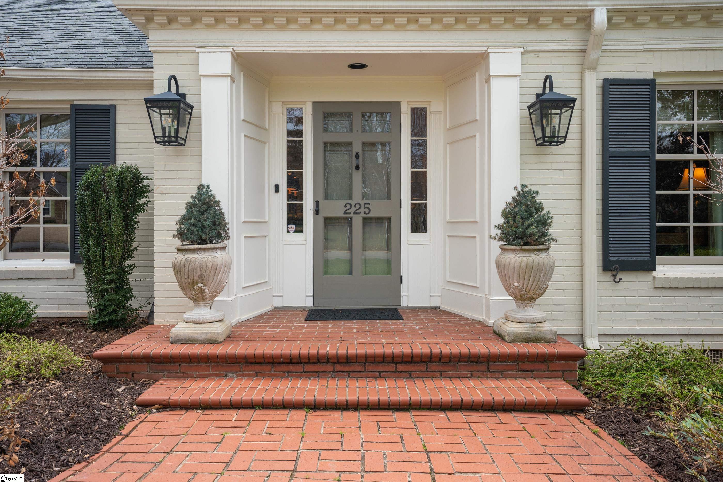 225 Foot Hills Road Greenville, SC 29617 - Photo 2 of 36 Gallery Image 2