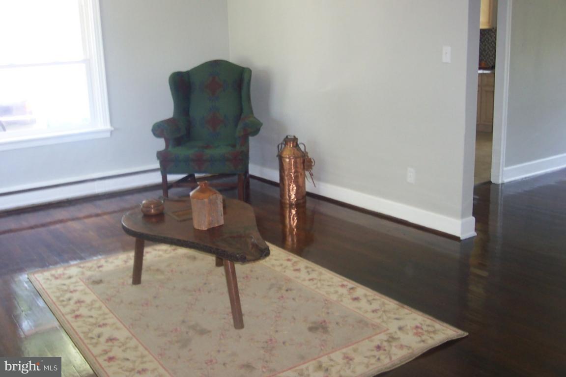 1720 Ridgeview Avenue Lancaster, PA 17603 - Photo 4 of 13 Gallery Image 4