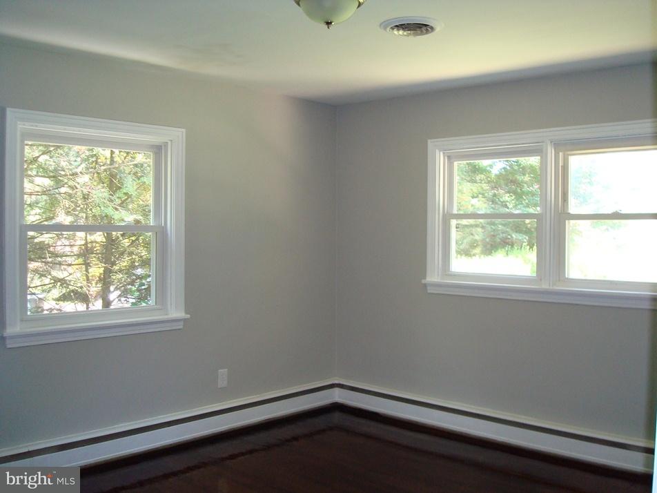 1720 Ridgeview Avenue Lancaster, PA 17603 - Photo 10 of 13 Gallery Image 10