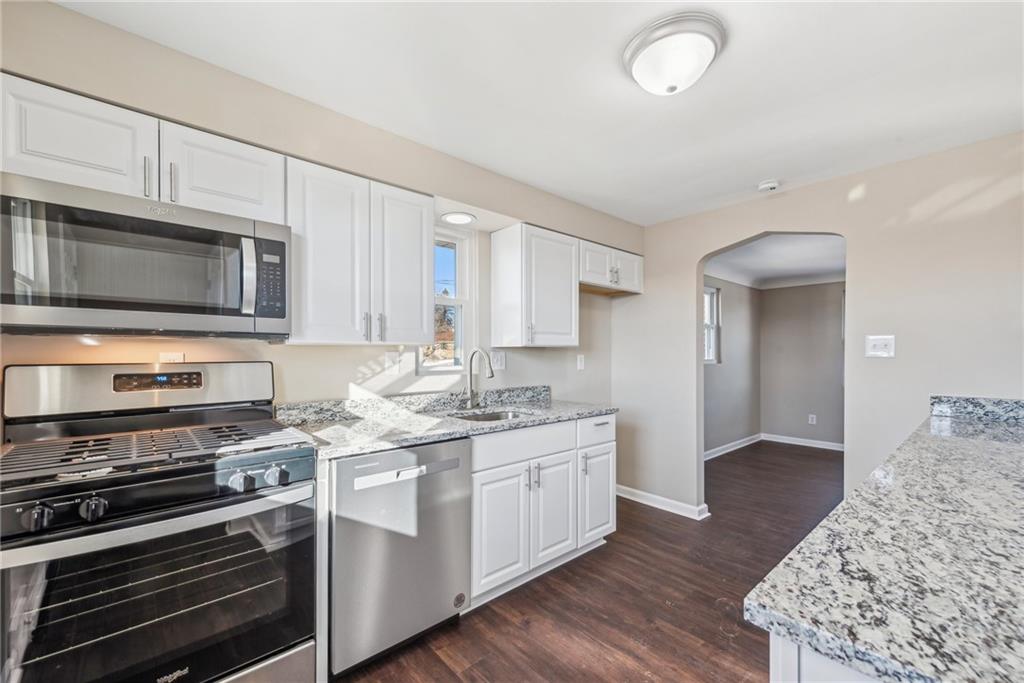 10660 Bellview Drive Irwin, PA 15642 - Photo 3 of 28