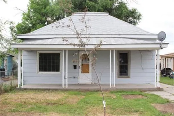 $102,000 | 411 Clark Street, Thermopolis, WY 82443