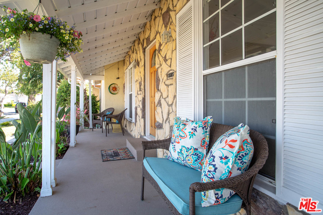 3605 Buckingham Road Los Angeles, CA 90016 - Photo 2 of 31