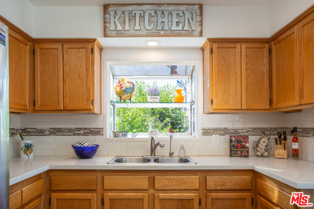 3605 Buckingham Road Los Angeles, CA 90016 - Photo 12 of 31