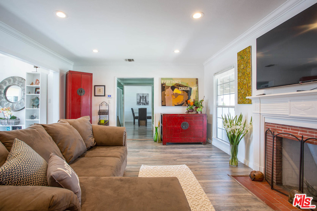 3605 Buckingham Road Los Angeles, CA 90016 - Photo 4 of 31