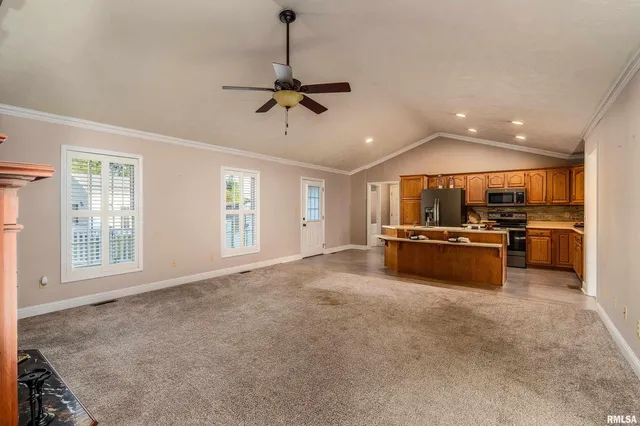 $279,000 | 3004 Willow Branch Lane, Herrin, IL 62948