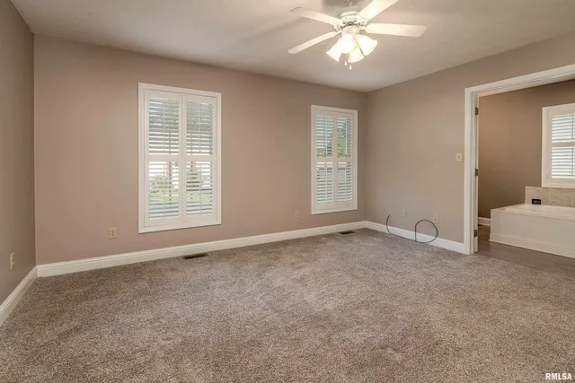 $279,000 | 3004 Willow Branch Lane, Herrin, IL 62948