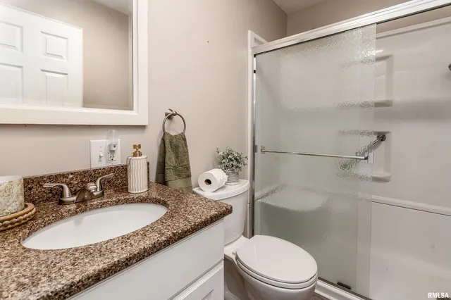 $279,000 | 3004 Willow Branch Lane, Herrin, IL 62948