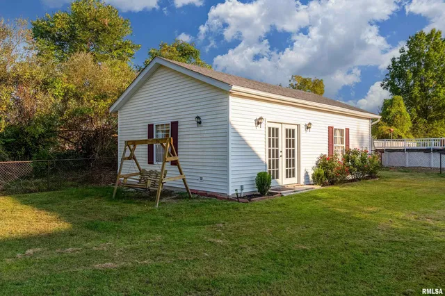 $279,000 | 3004 Willow Branch Lane, Herrin, IL 62948