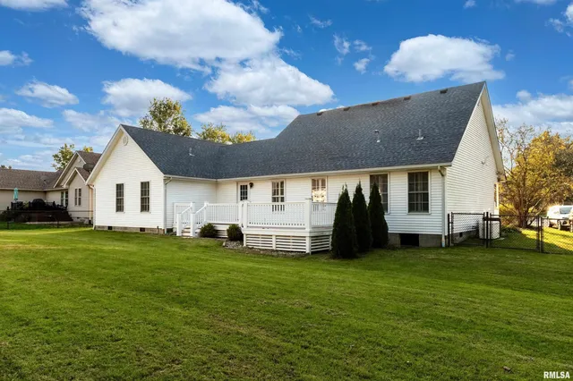 $279,000 | 3004 Willow Branch Lane, Herrin, IL 62948