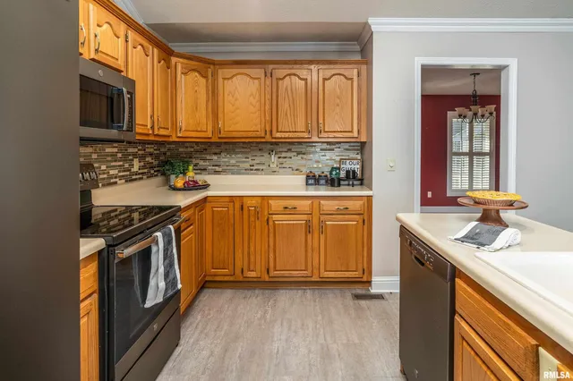 $279,000 | 3004 Willow Branch Lane, Herrin, IL 62948