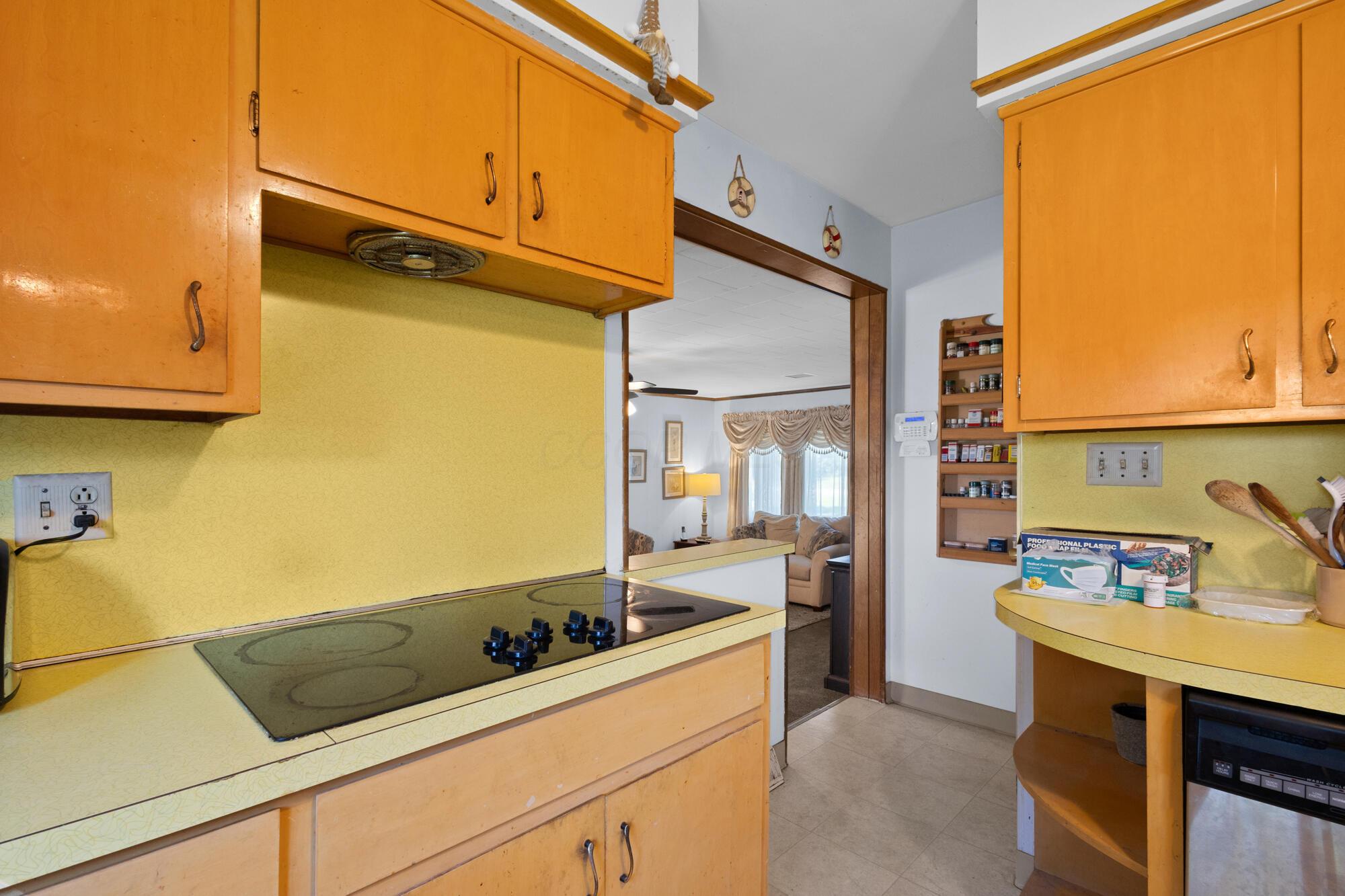 3329 Clime Road Columbus, OH 43223 - Photo 13 of 44 14_cs9a6551