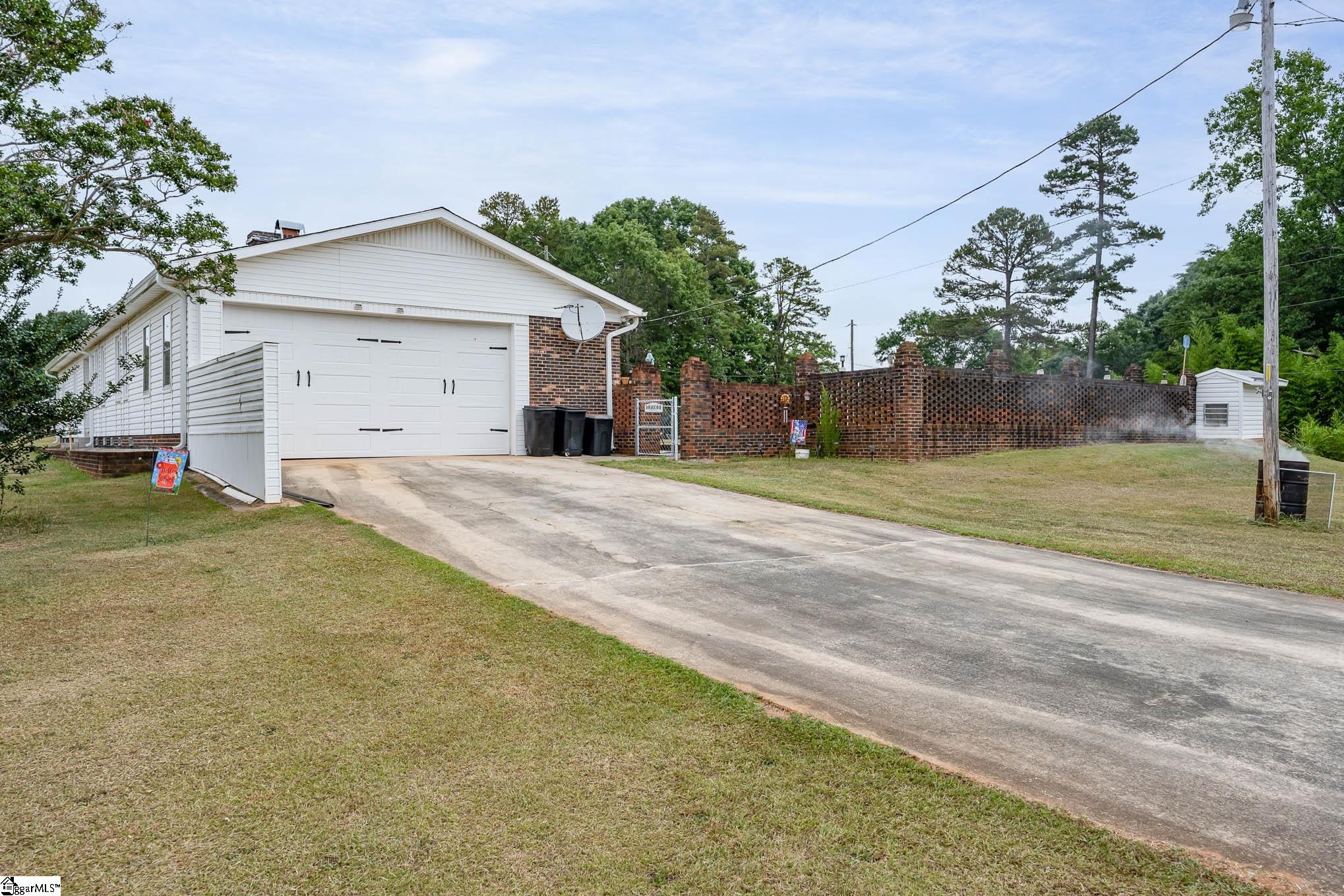 123 Bridwell Road Woodruff, SC 29388 - Photo 33 of 36