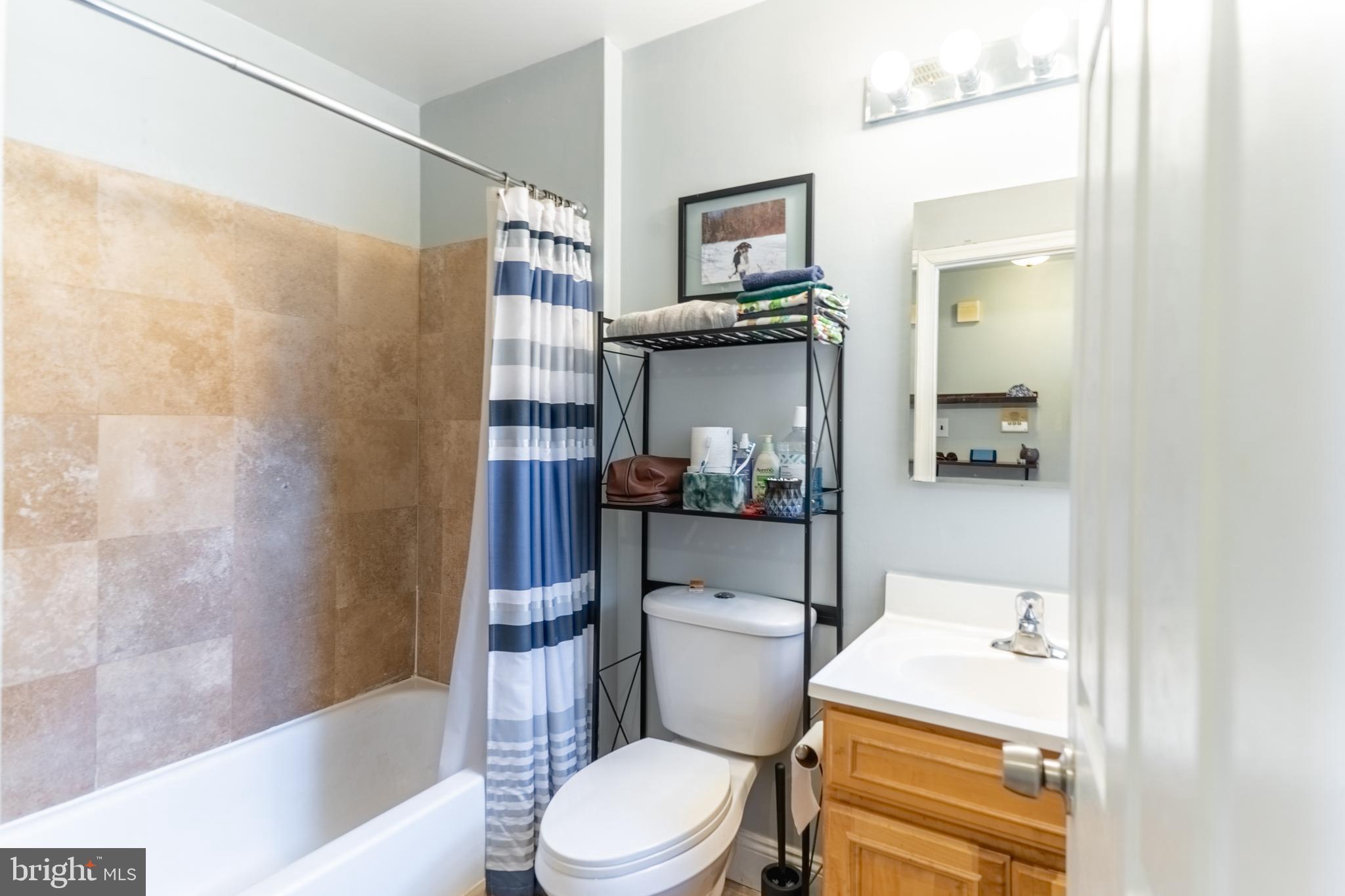 2124 Christian Street, Unit B Philadelphia, PA 19146 - Photo 10 of 17 bathroom