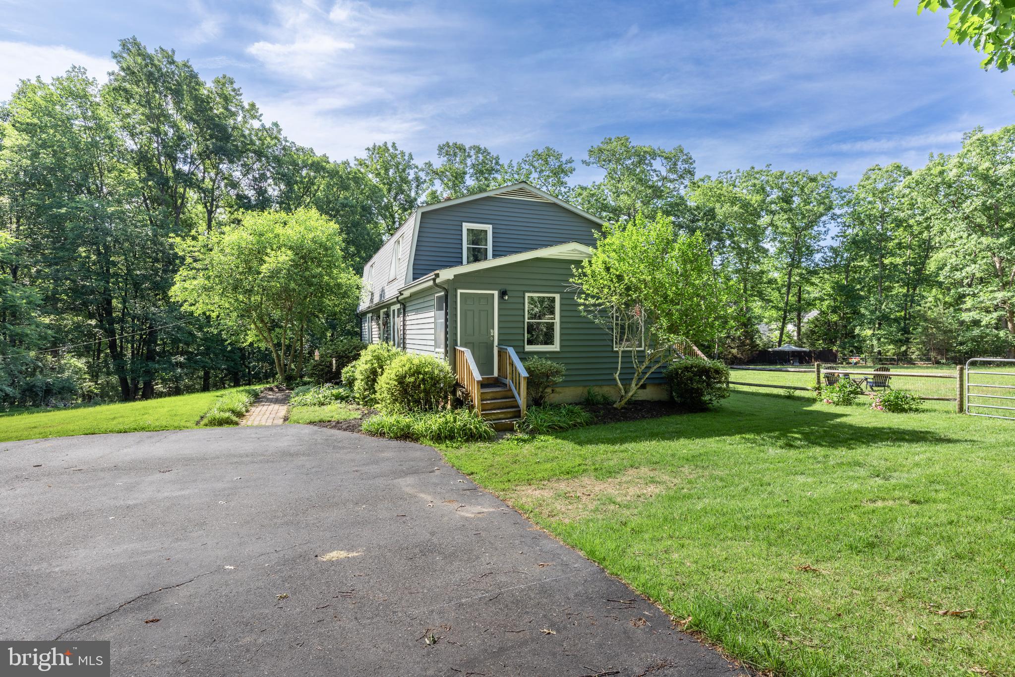 19306 Frazier Road Culpeper, VA 22701 - Photo 6 of 49 Private entrance to in-law suite or rental.