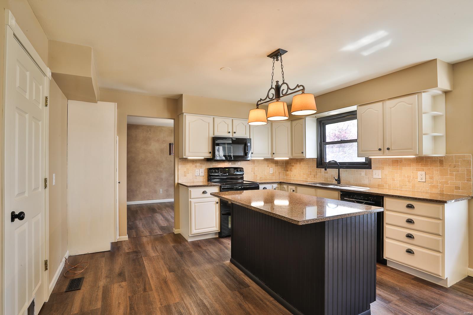 403 Sutters Mill Road St. Peters, MO 63376 - Photo 8 of 47 Gallery Image 8