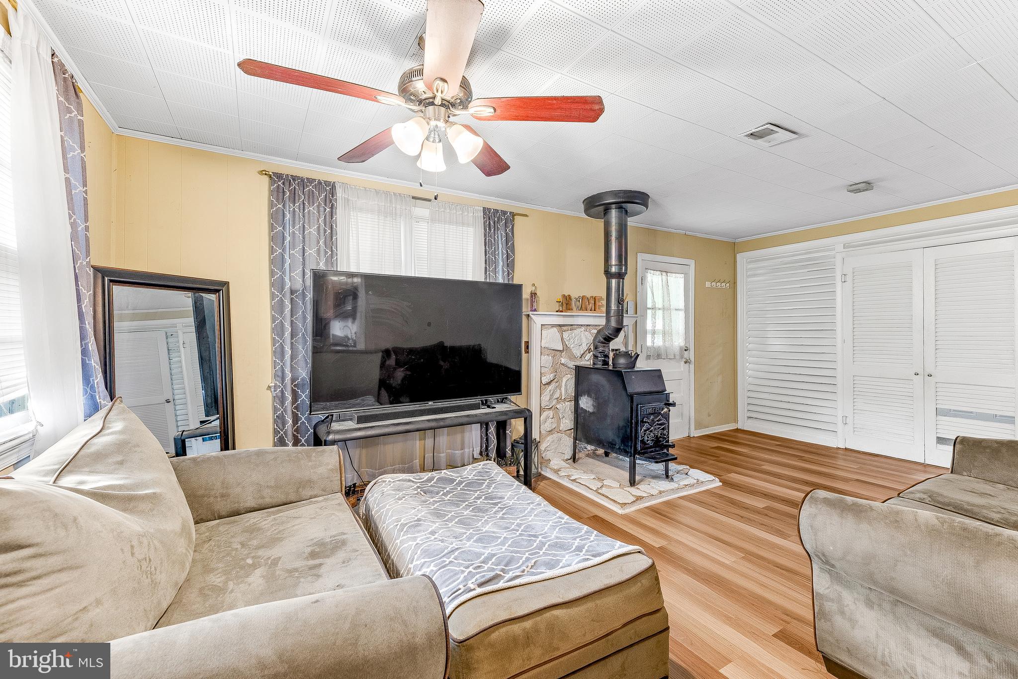 2917 Edgewood Road Bryans Road, MD 20616 - Photo 17 of 28 Living Room