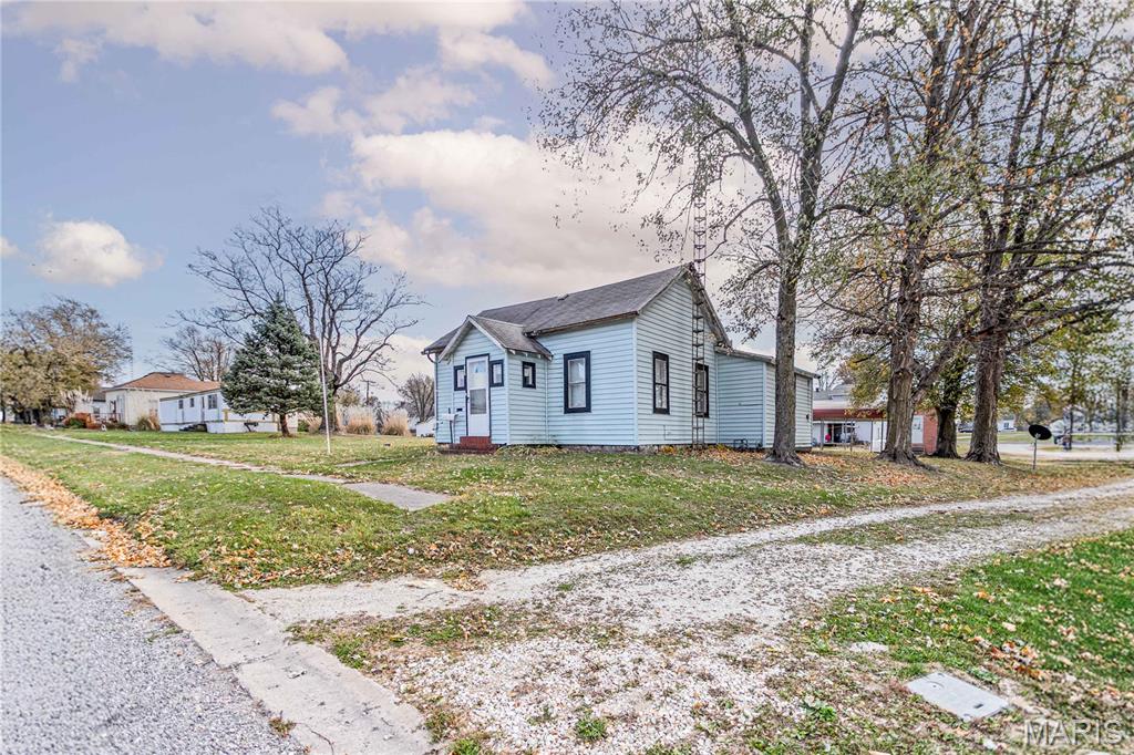 338 West Rowe Street Roodhouse, IL 62082 - Photo 12 of 37
