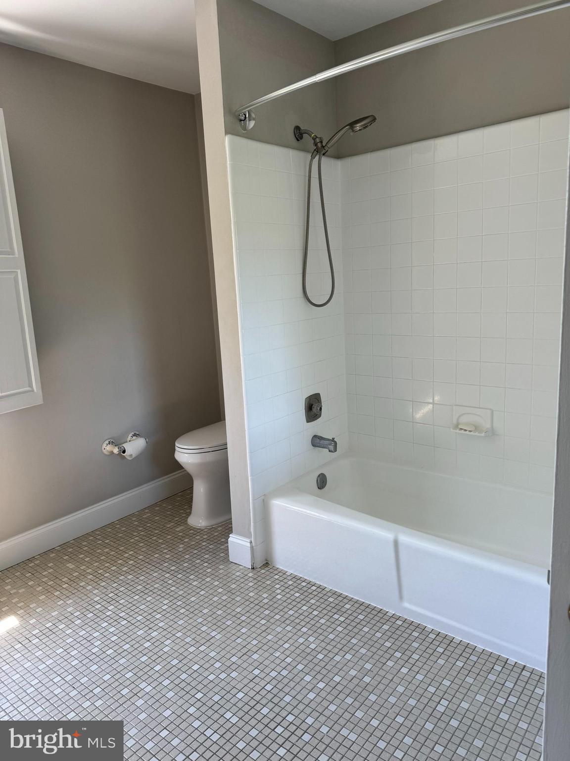 23210 Dover Road Middleburg, VA 20117 - Photo 16 of 27 Master bath