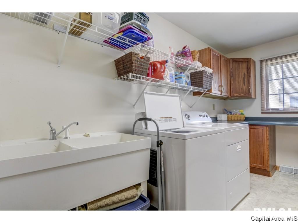 1028 Post Road Springfield, IL 62712 - Photo 13 of 18