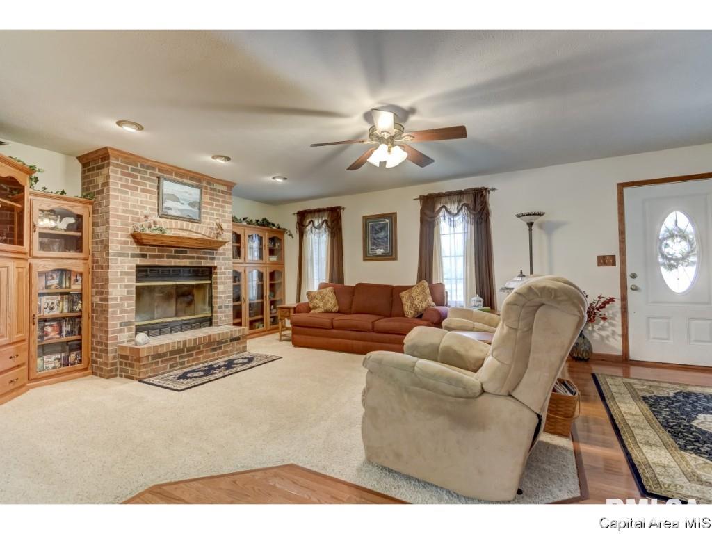 1028 Post Road Springfield, IL 62712 - Photo 7 of 18