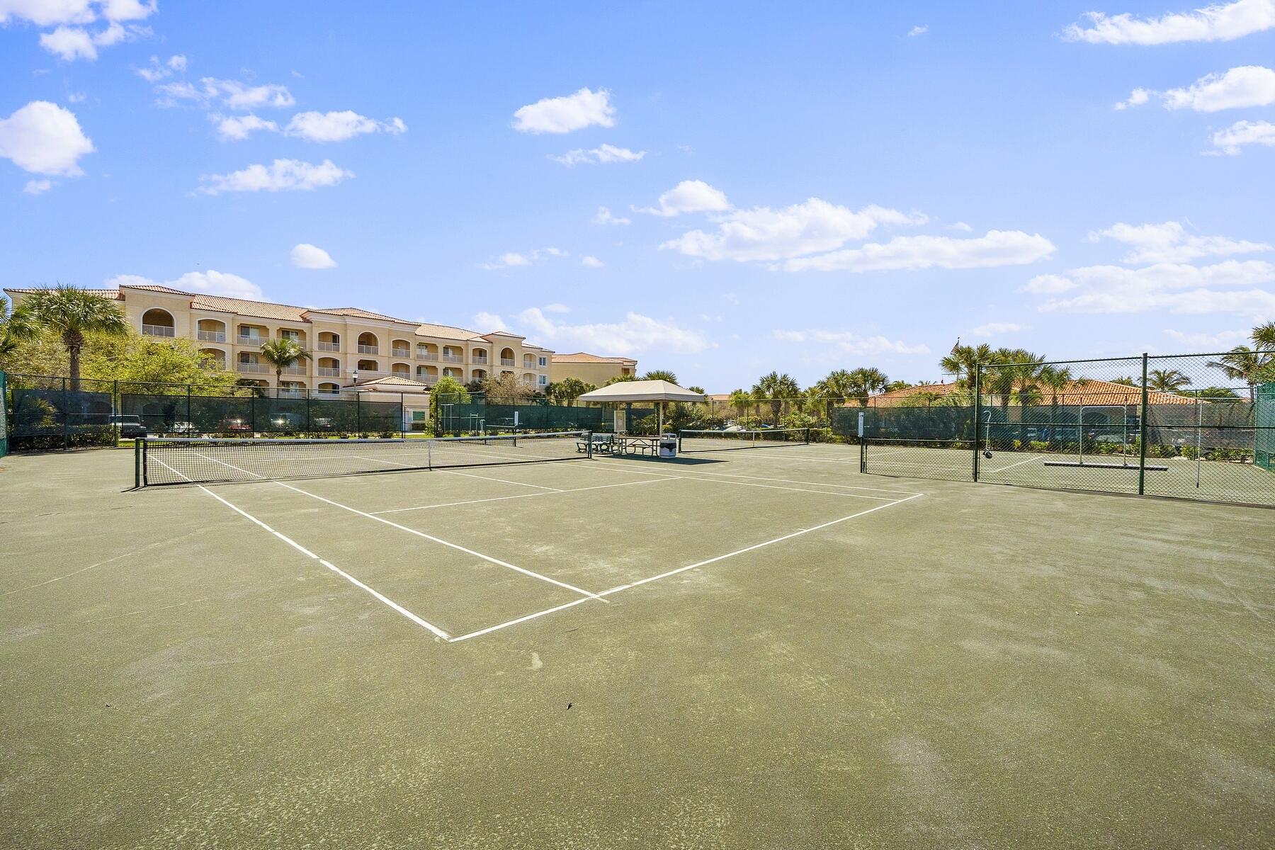30 Harbour Isles, Unit 104 Fort Pierce, FL 34949 - Photo 17 of 18 15 - 30 Harbour Isle Dr W #104 (38)