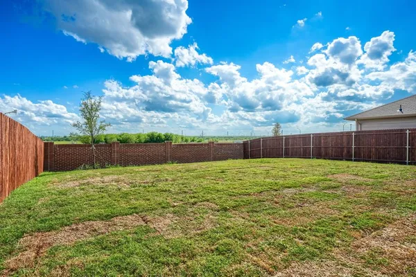 $2,600 | 249 Cal Frd Drive, Justin, TX 76247