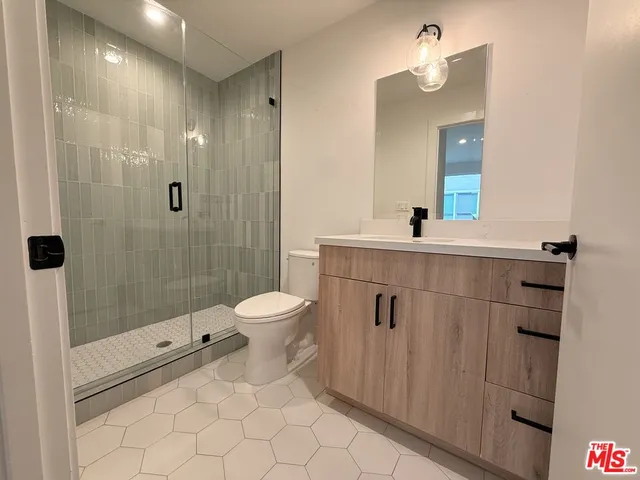 $4,950 | 914 7th Street, Unit 9, Santa Monica, CA 90403