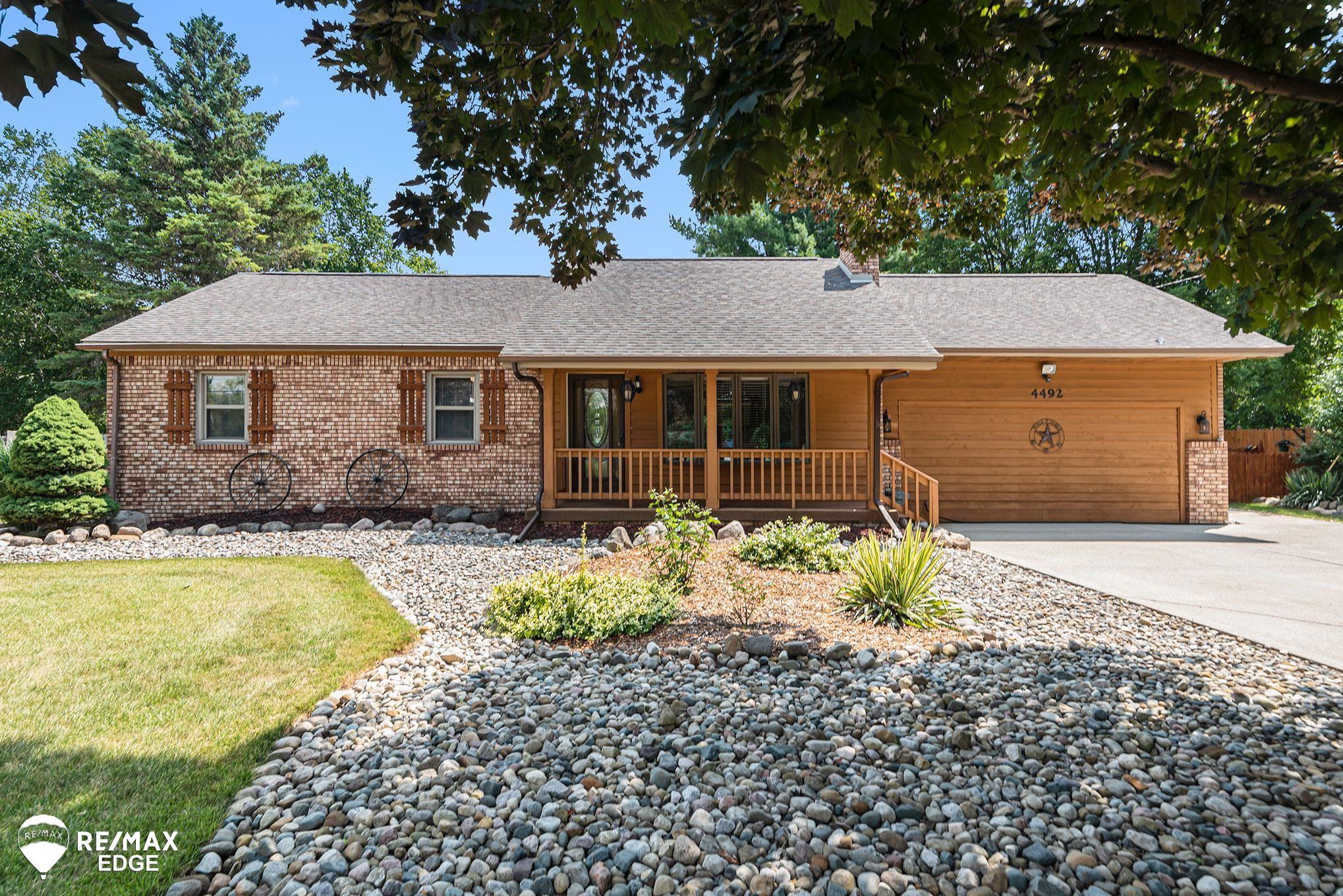 4492 North Irish Road Davison, MI 48423 - Photo 1 of 33