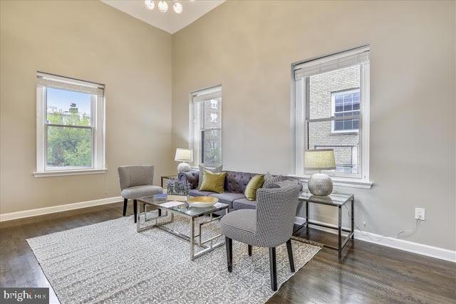 1700 19th Street Northwest, Unit 4W Washington, DC 20009 - Photo 18 of 40 Living room