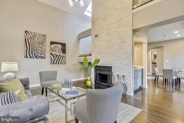 1700 19th Street Northwest, Unit 4W Washington, DC 20009 - Photo 19 of 40 Living room w/fireplace