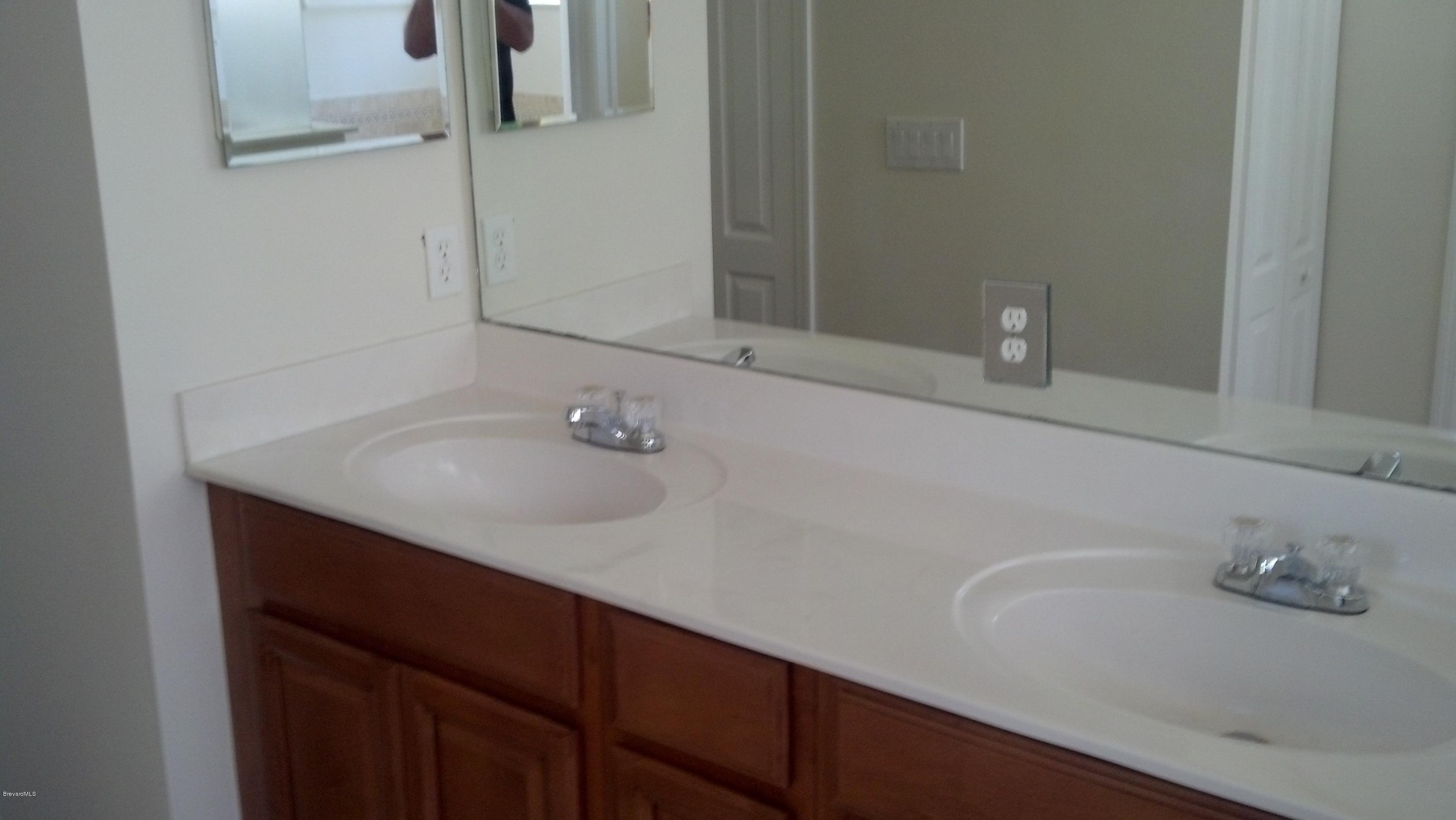 1401 Hanscom Road Southwest Palm Bay, FL 32908 - Photo 7 of 12 HANSCOM MB VANITY