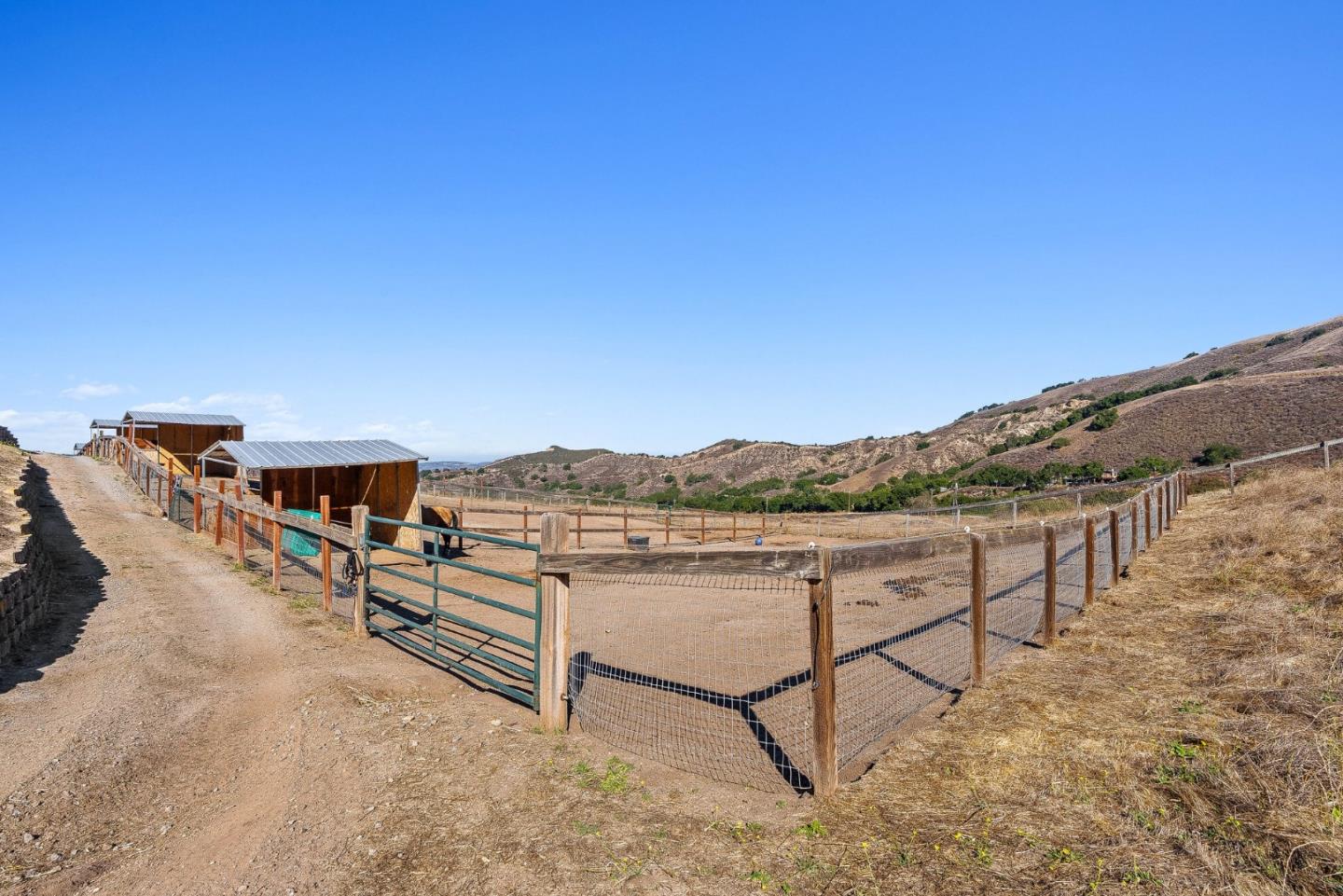350 San Benancio Road Salinas, CA 93908 - Photo 57 of 68 a view of a terrace with a table and chairs