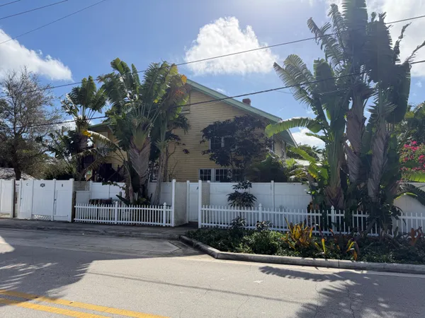 $1,900 | 201 South Swinton Avenue, Unit C, Delray Beach, FL 33444