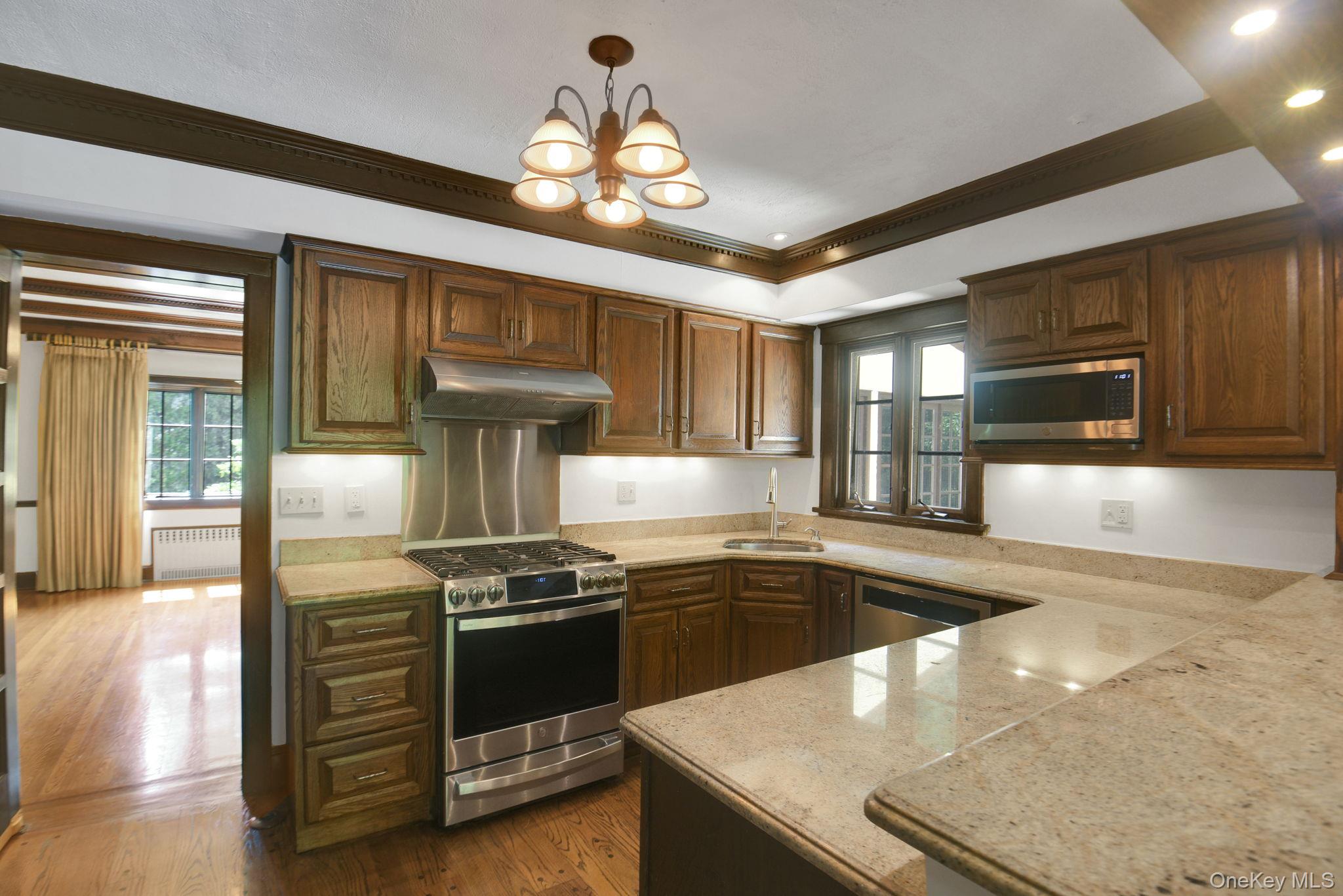 46 Fenimore Road Scarsdale, NY 10583 - Photo 9 of 40