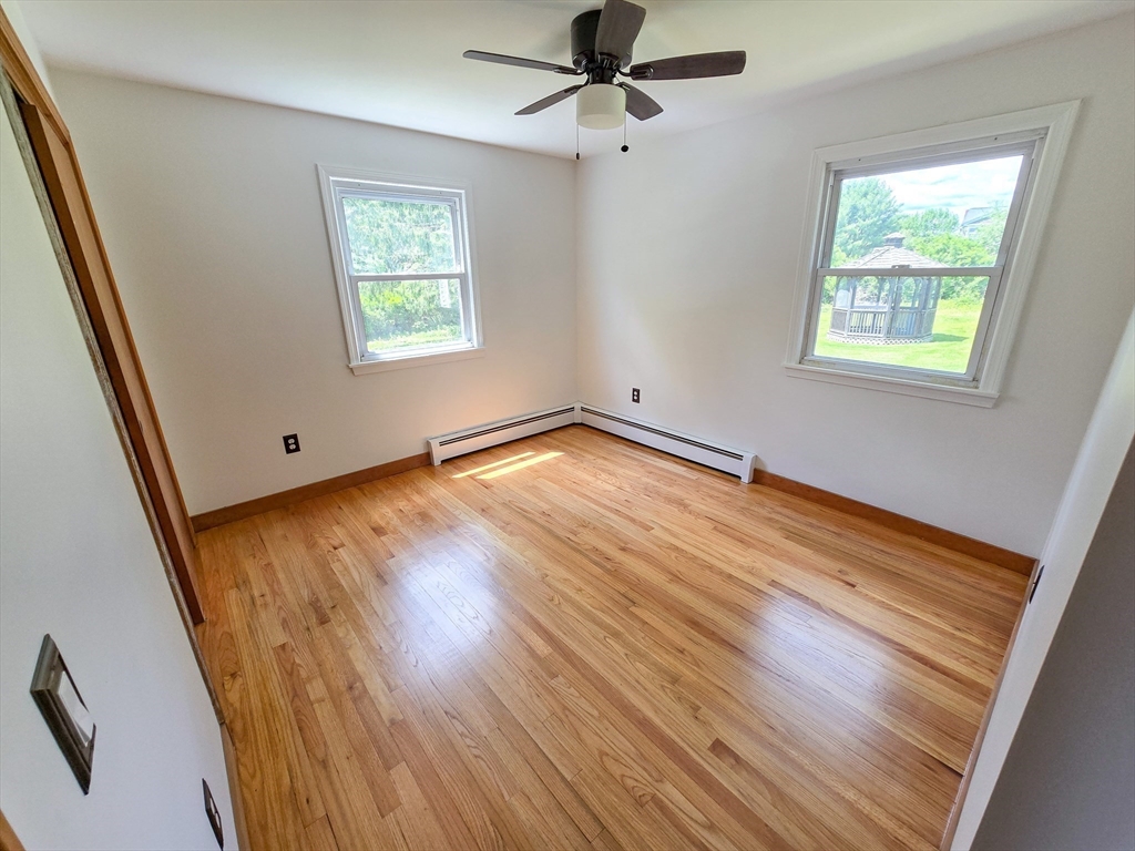 264 Dresser Hill Road Dudley, MA 01571 - Photo 11 of 21