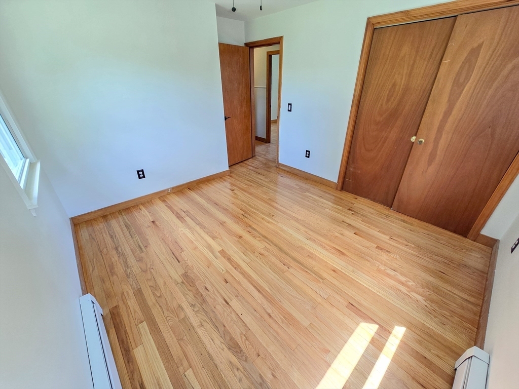 264 Dresser Hill Road Dudley, MA 01571 - Photo 12 of 21