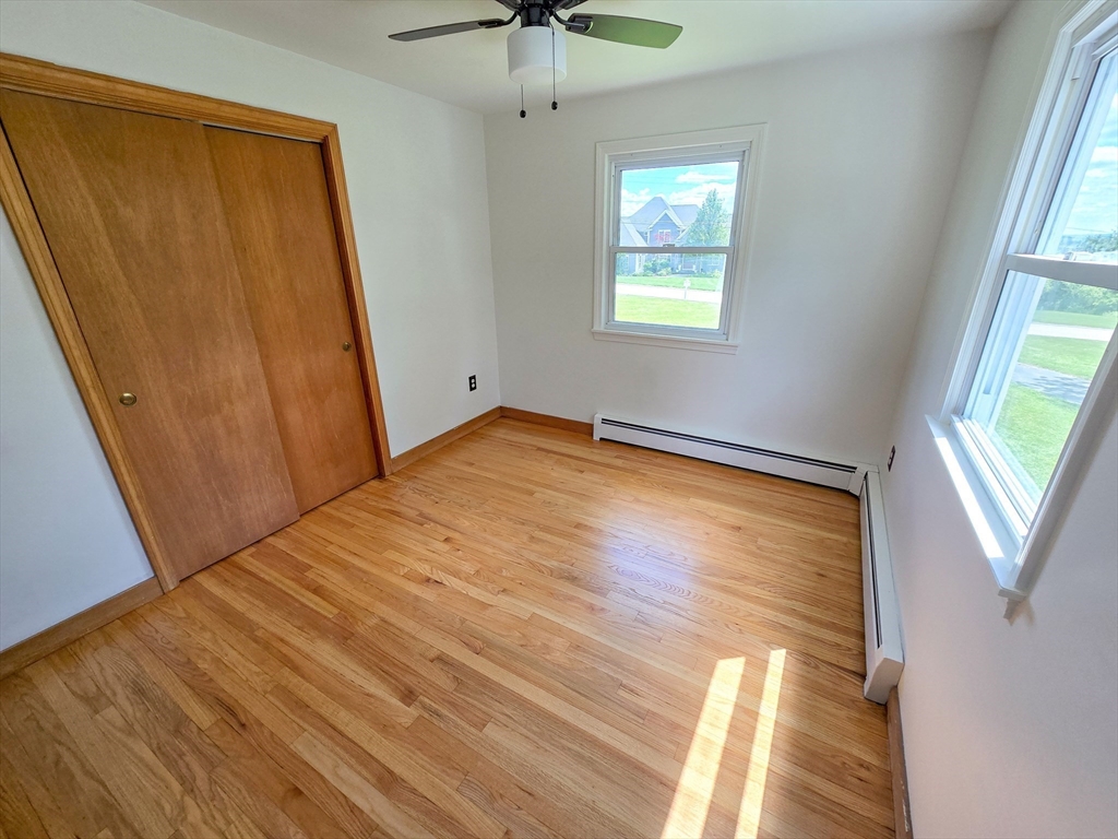 264 Dresser Hill Road Dudley, MA 01571 - Photo 14 of 21