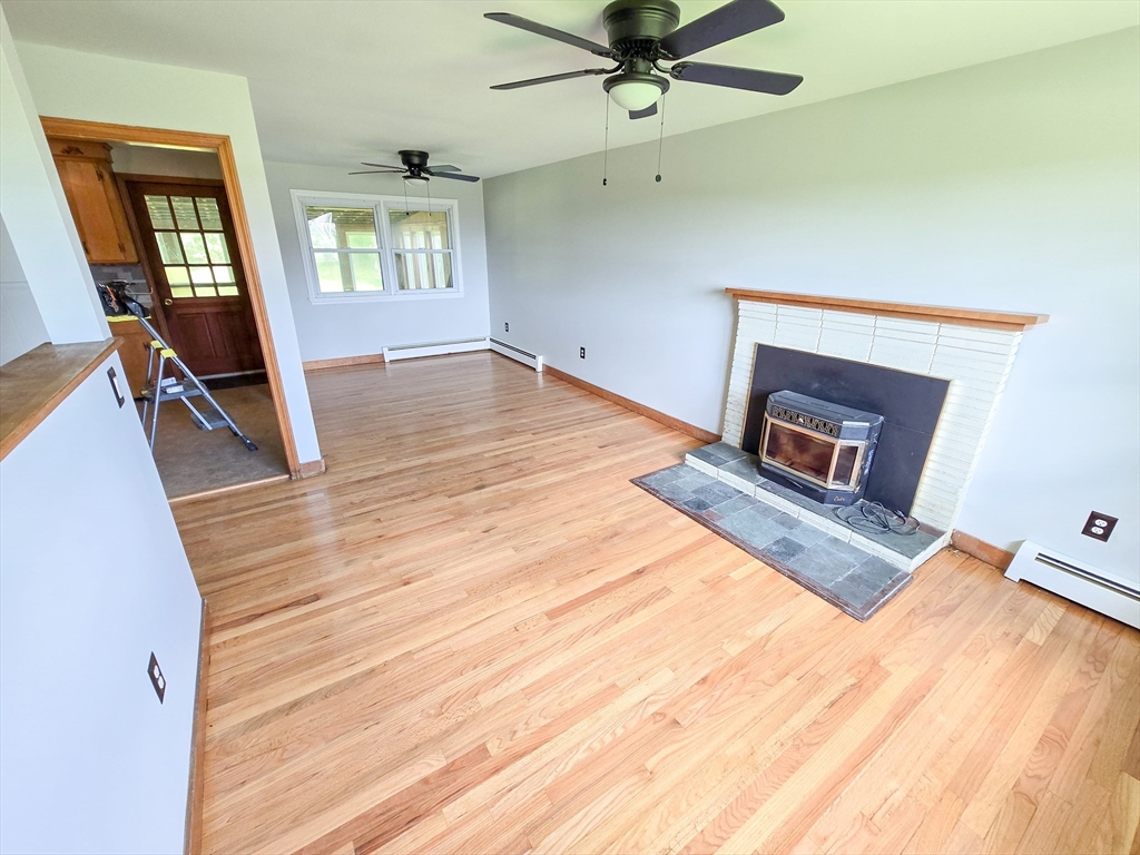 264 Dresser Hill Road Dudley, MA 01571 - Photo 4 of 21