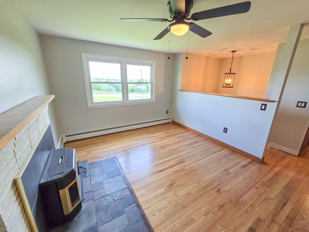264 Dresser Hill Road Dudley, MA 01571 - Photo 5 of 21